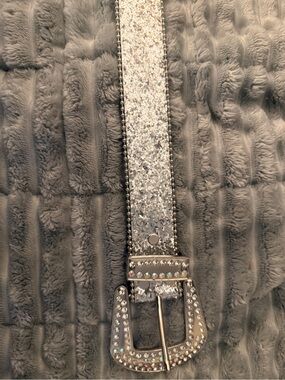 Source Unknown Silver Glitter Belt with Crystal Buckle NWOT